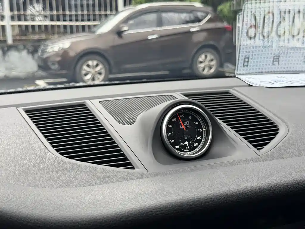 Porsche Macan — миниатюра 17