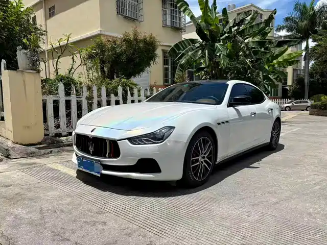 2015 Maserati Ghibli