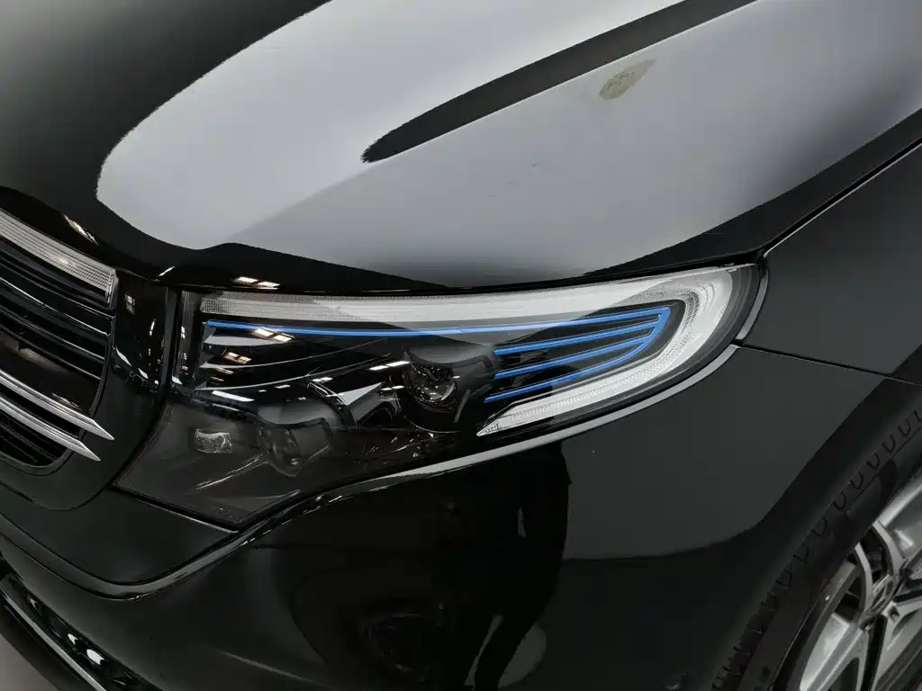 Mercedes-Benz EQC — миниатюра 7