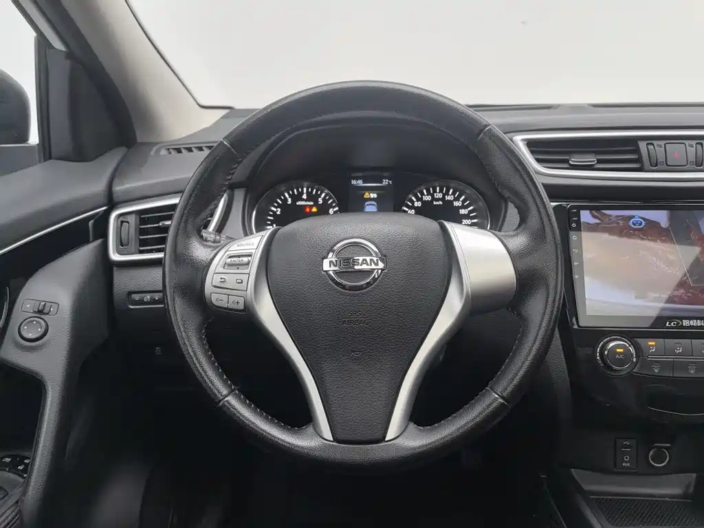 Nissan Qashqai — миниатюра 11