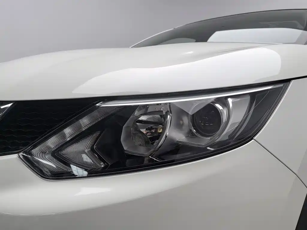 Nissan Qashqai — миниатюра 7