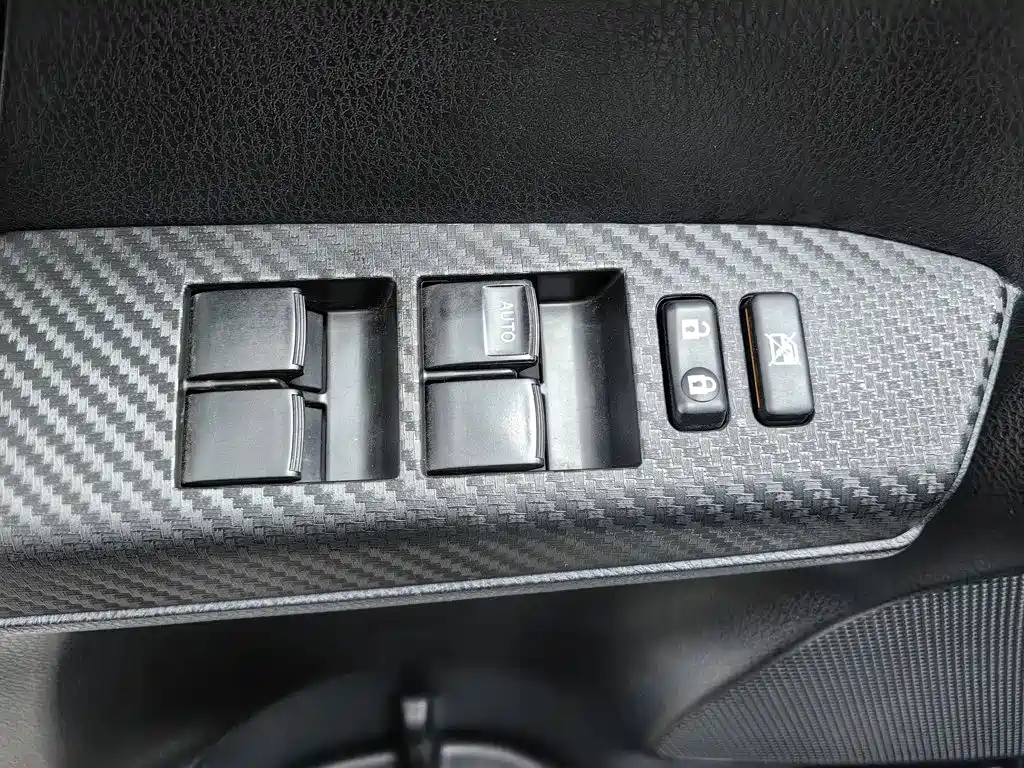 Toyota RAV4 — миниатюра 9