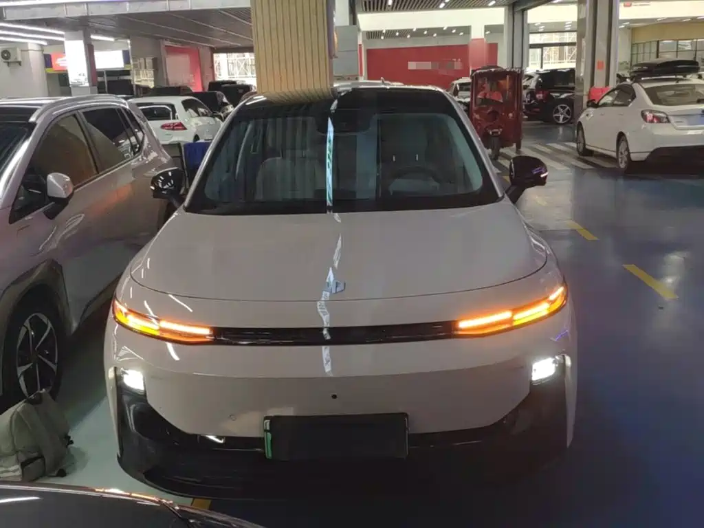 Leapmotor Leapmotor B10 — миниатюра 3