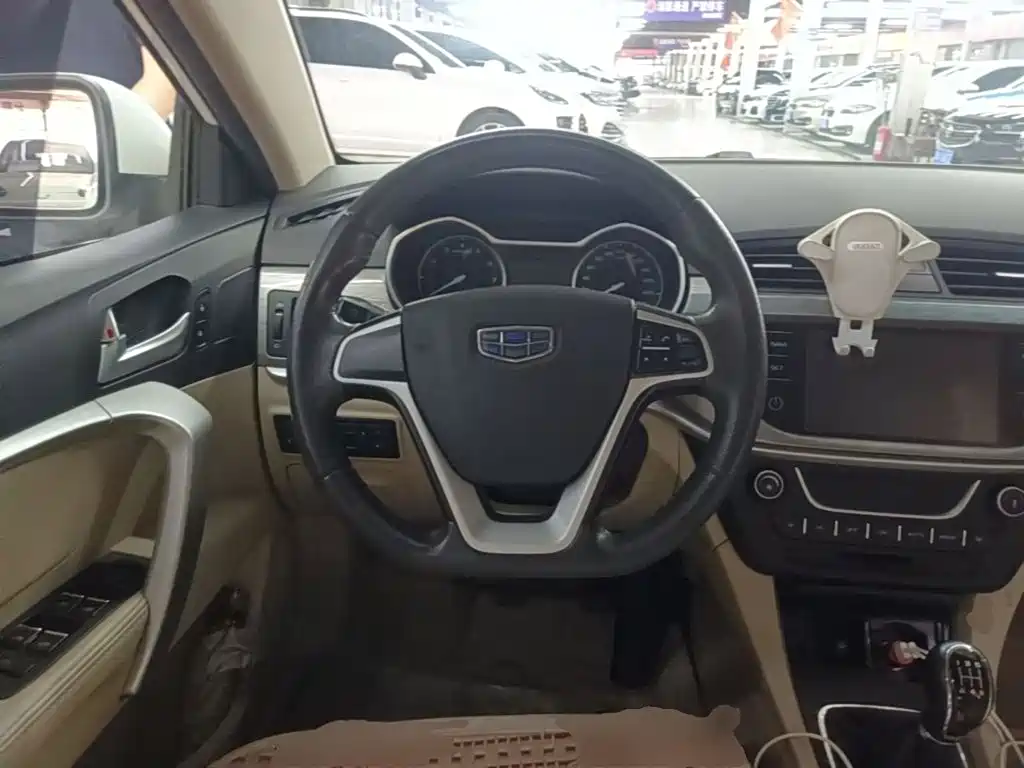Geely Emgrand — миниатюра 11