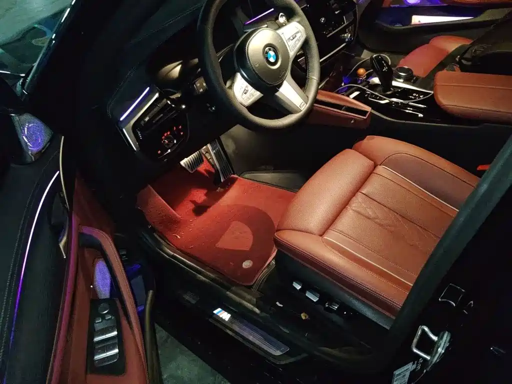 BMW 5 Series — миниатюра 11