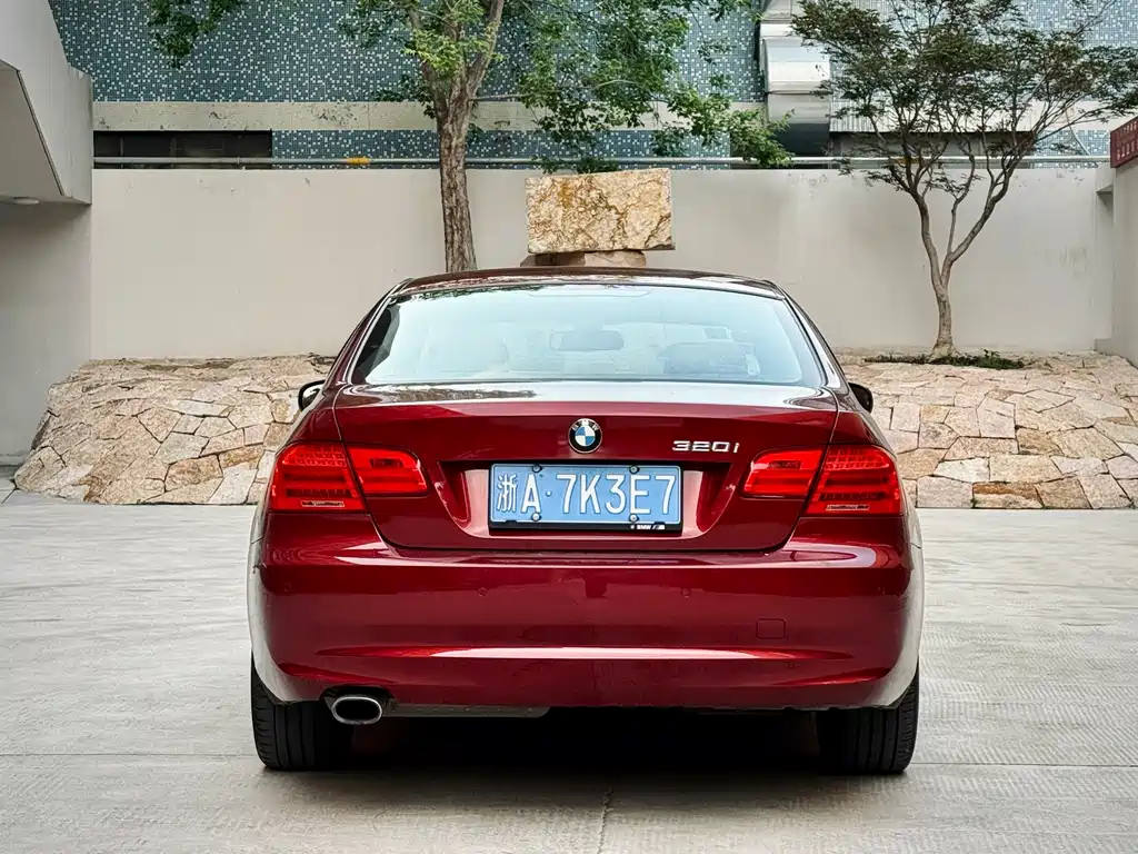 BMW 3 Series 3 2011 320i