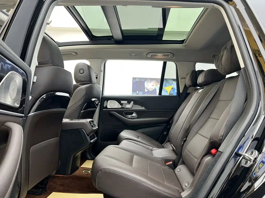 Mercedes-Benz GLS — миниатюра 42