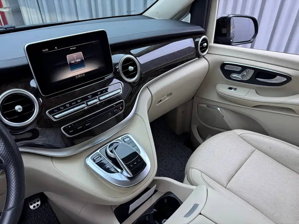 Mercedes-Benz V-Class — миниатюра 18