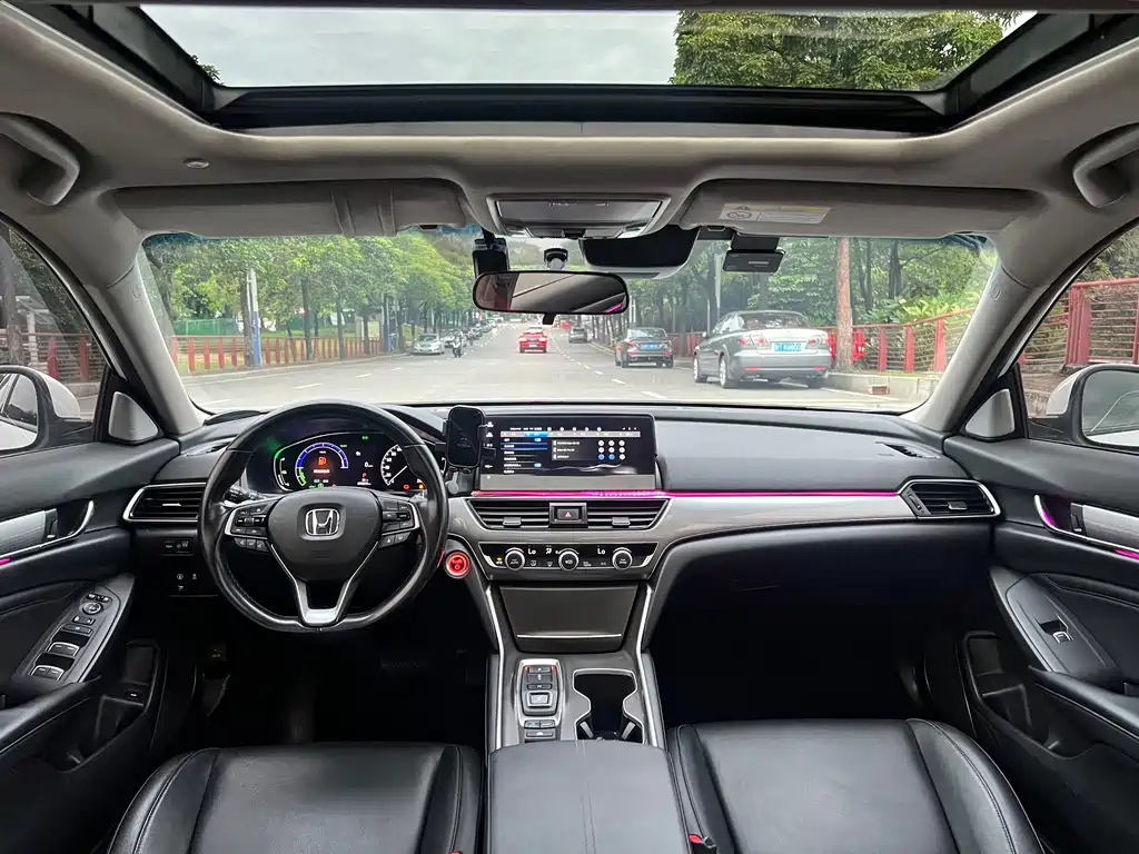 Honda Accord — миниатюра 12