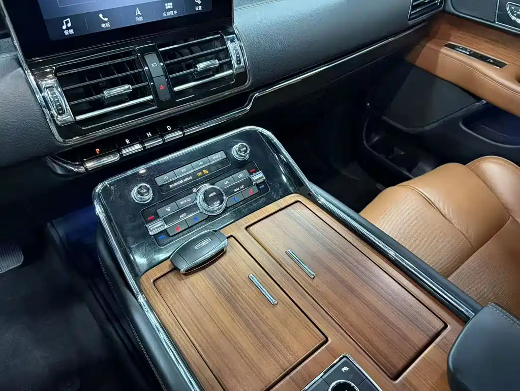 Lincoln Navigator — миниатюра 20