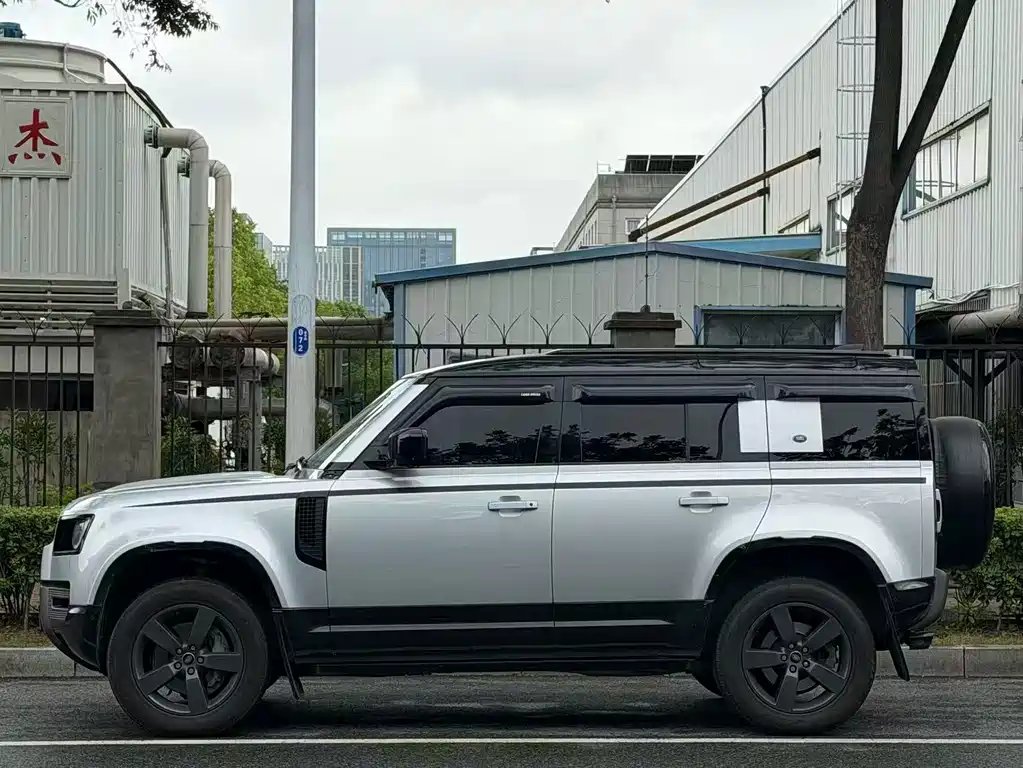 Land Rover Defender — миниатюра 3