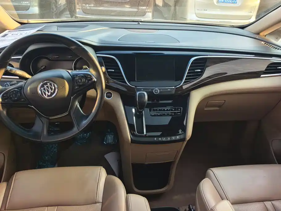 Buick GL8 — миниатюра 12