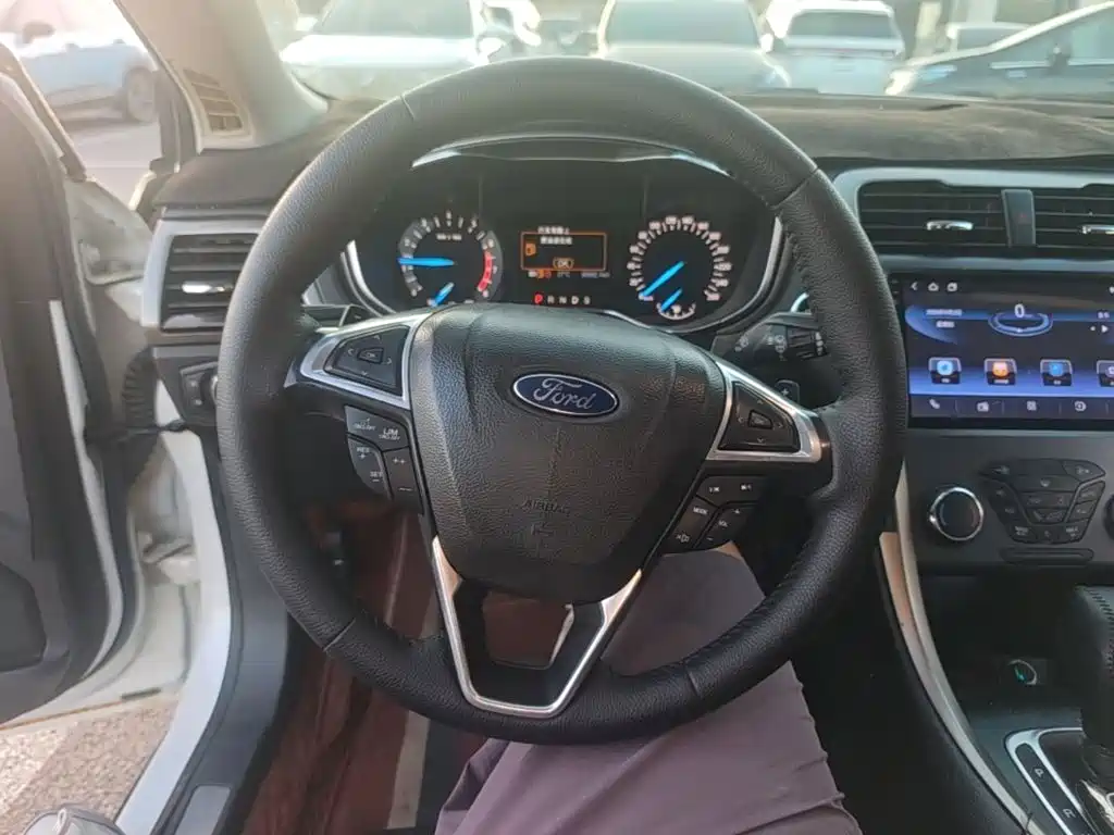 Ford Mondeo — миниатюра 11