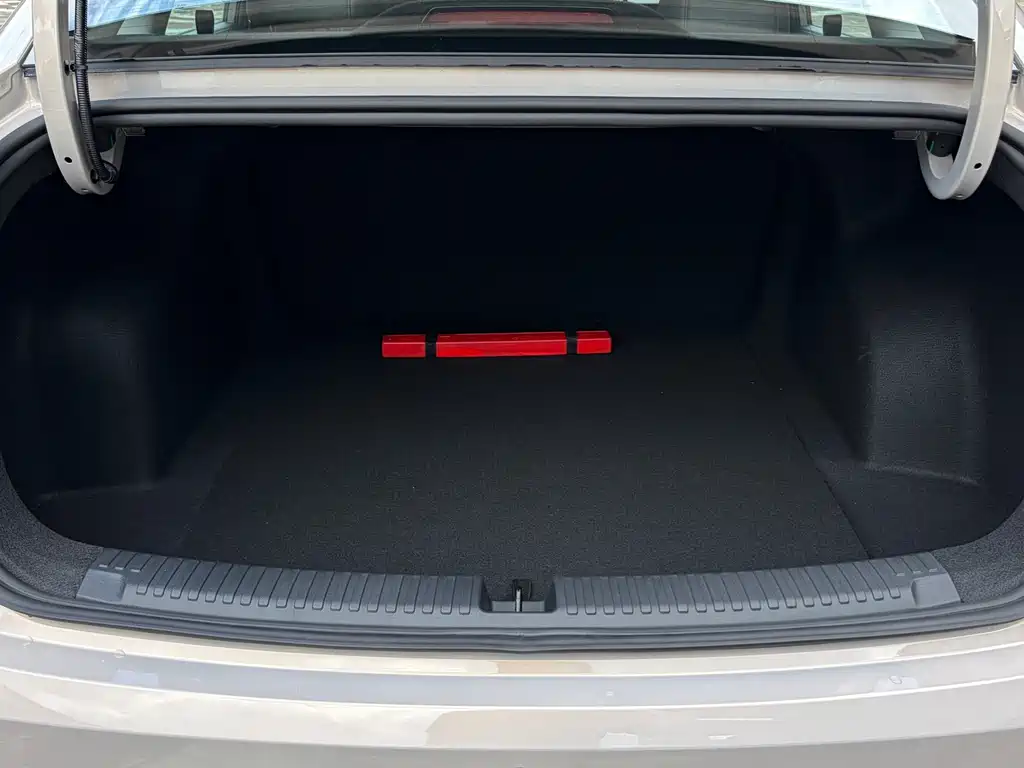 Roewe i6 — миниатюра 13