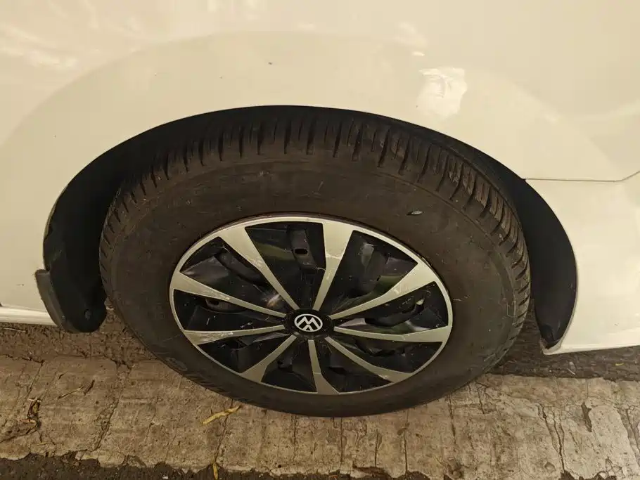 Volkswagen Jetta — миниатюра 6