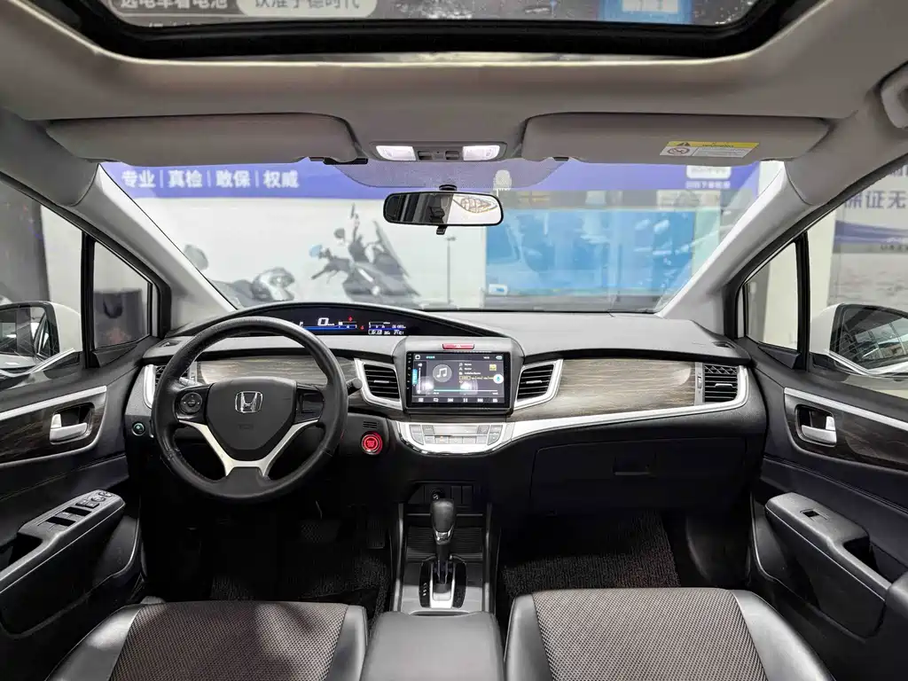 Honda Jade 2017 1.8L AT Comfort 5 мест