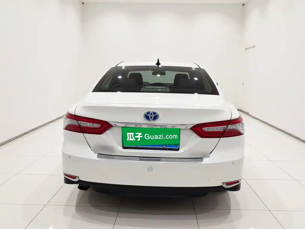 Toyota Camry — миниатюра 5