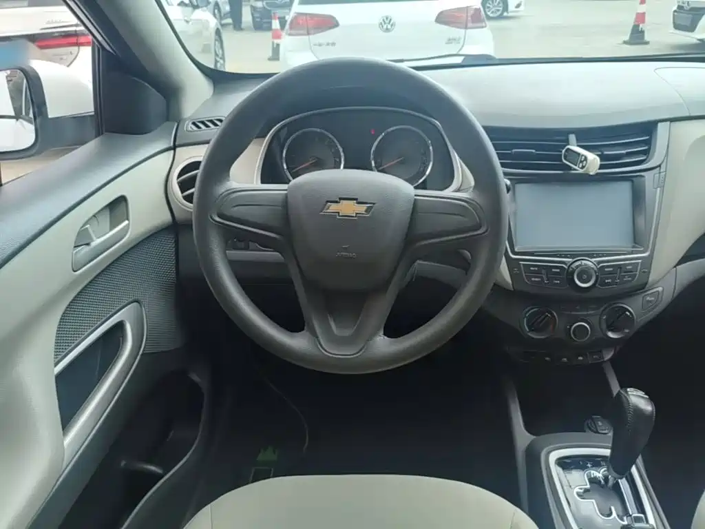 Chevrolet Sail — миниатюра 11