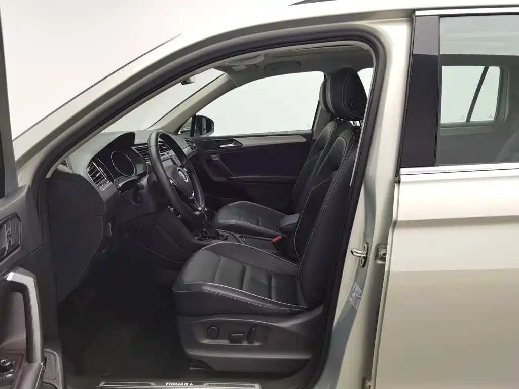 Volkswagen Tiguan L — миниатюра 10