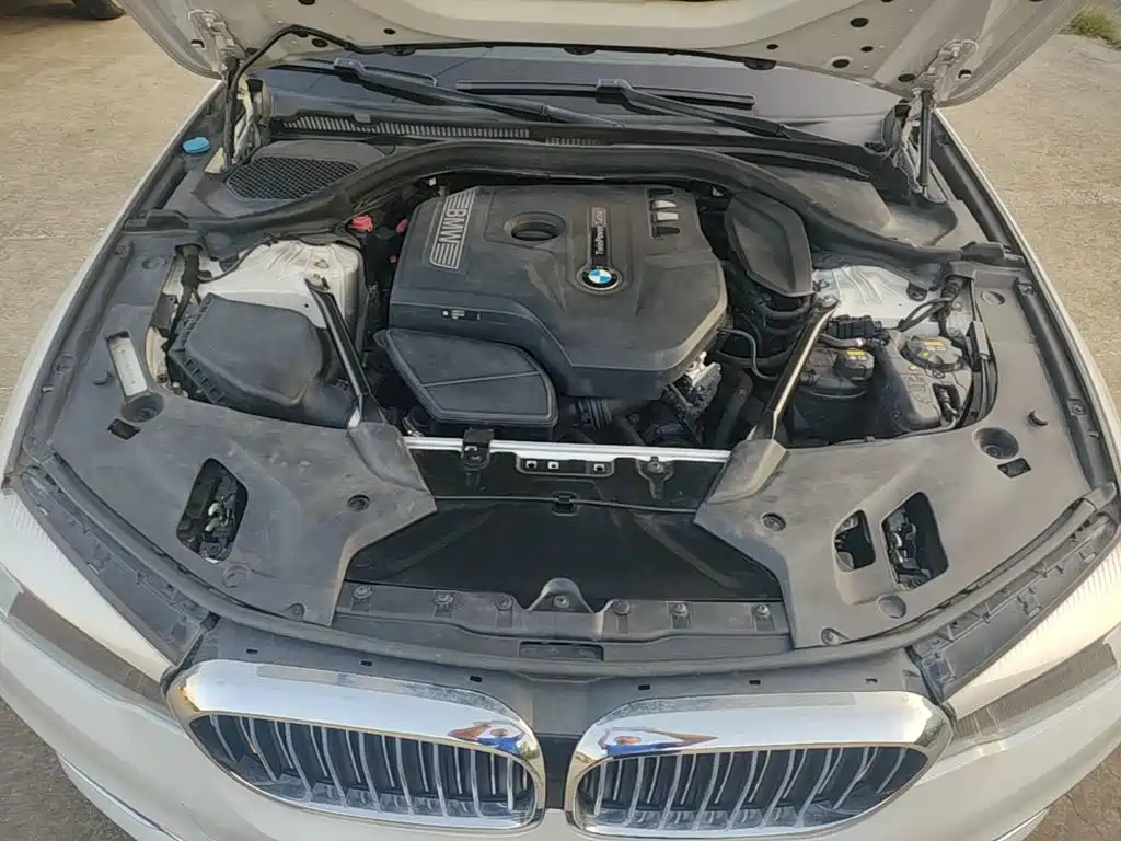 BMW 5 Series — миниатюра 20