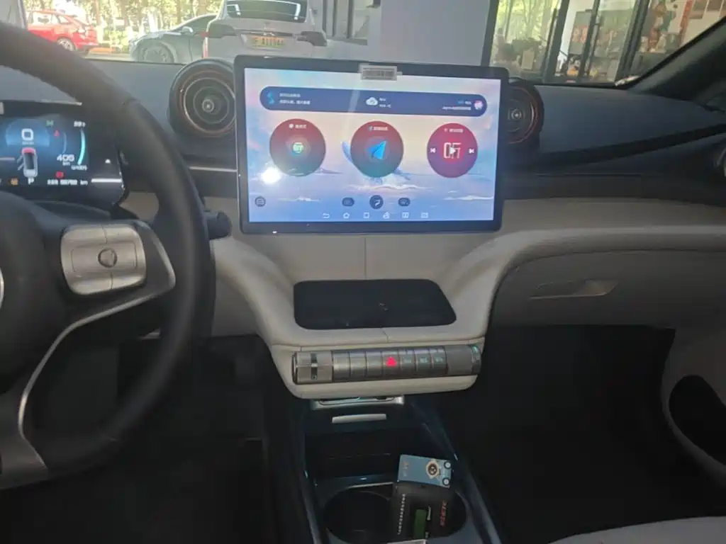 BYD Dolphin — миниатюра 13