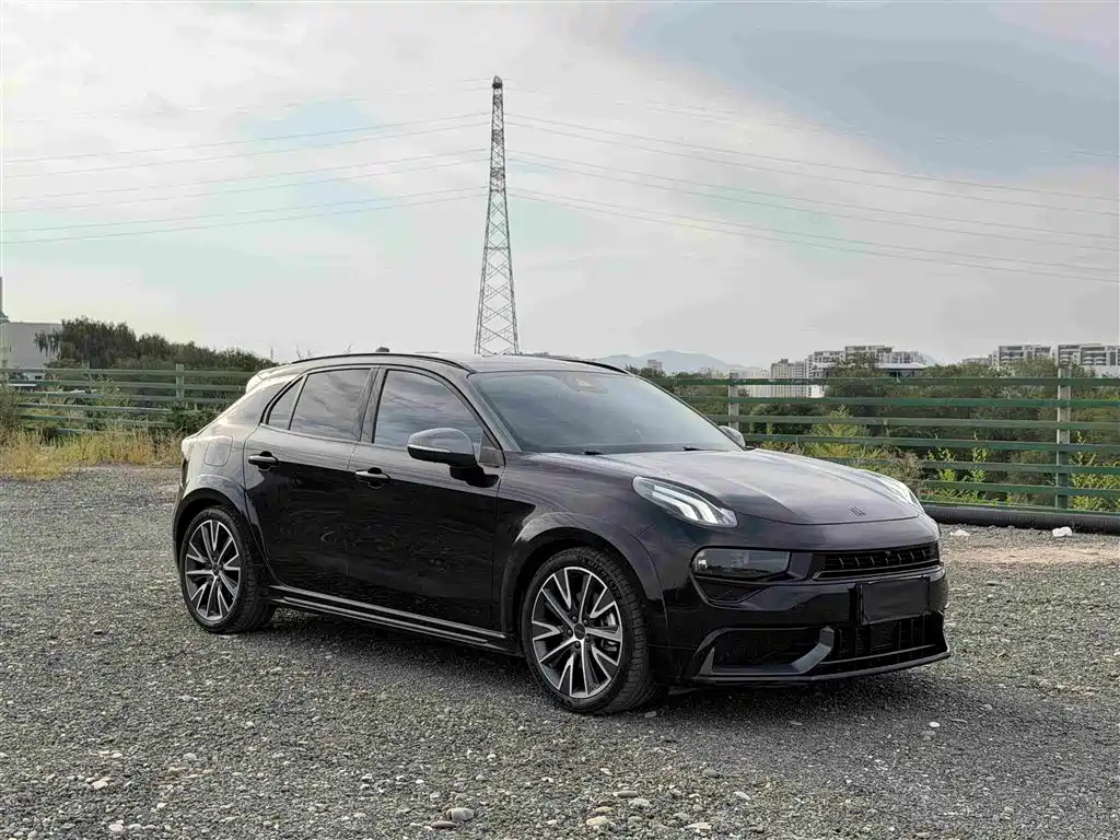 Lynk & Co 02 Hatchback — миниатюра 3