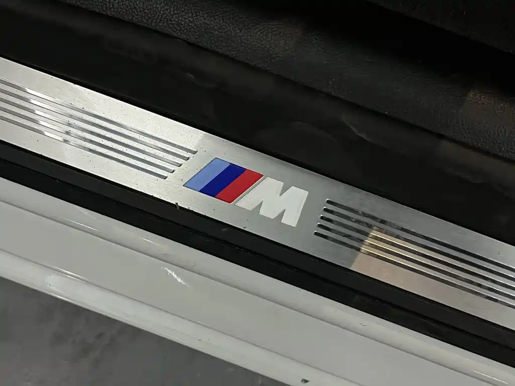 BMW 5 Series — миниатюра 9