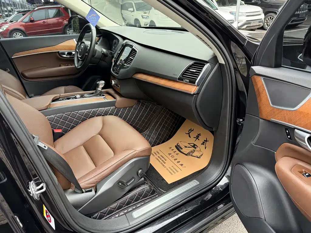 Volvo XC90 2019 T6 7 мест V