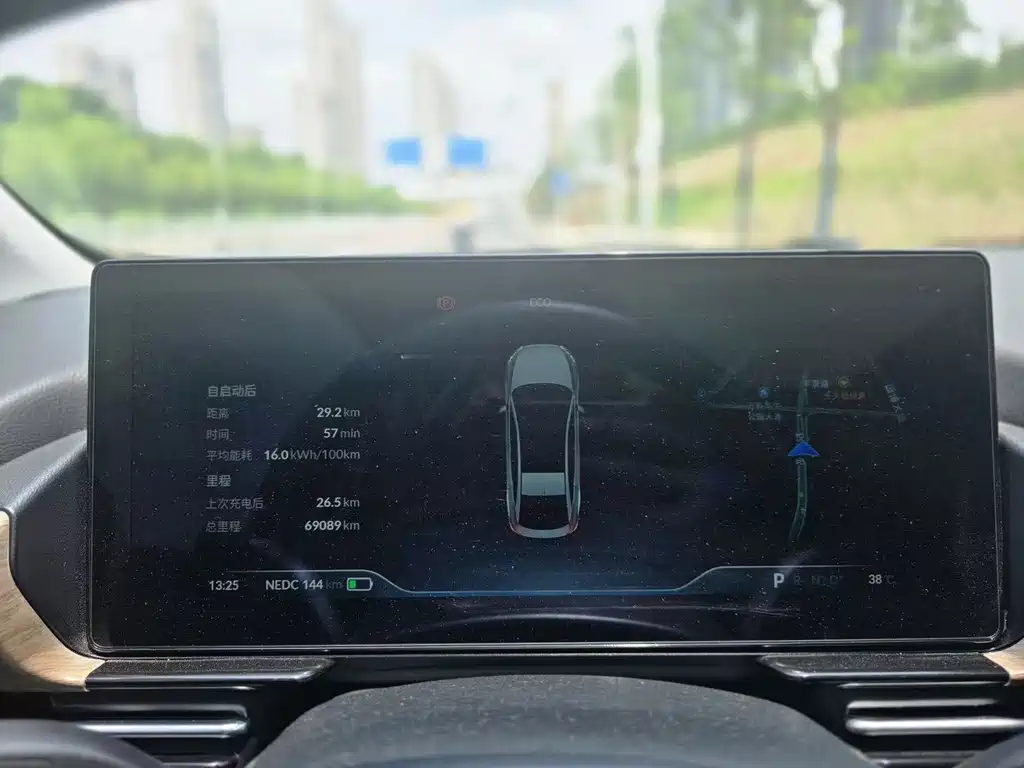 XPeng P5 — миниатюра 12