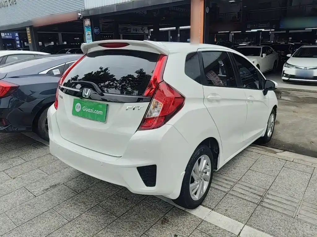 Honda Fit — миниатюра 7