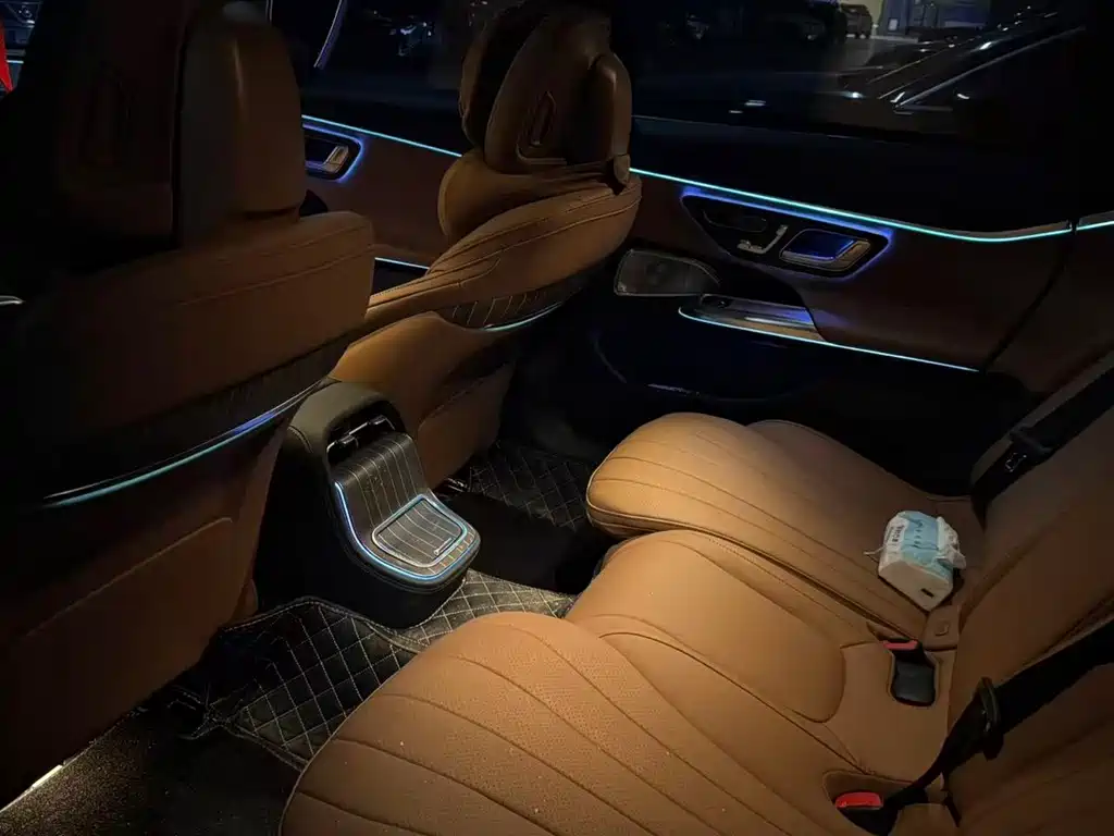 Mercedes-Benz E-Class — миниатюра 6