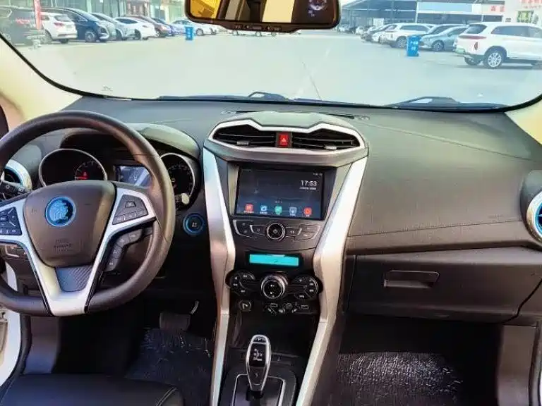 BYD Yuan EV — миниатюра 7