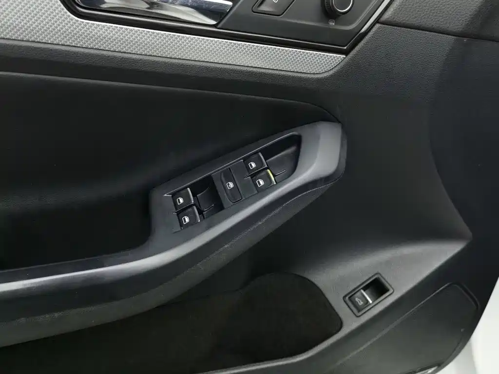 Volkswagen Sagitar — миниатюра 9