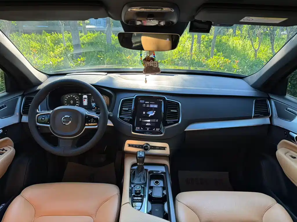 Volvo XC90 — миниатюра 8