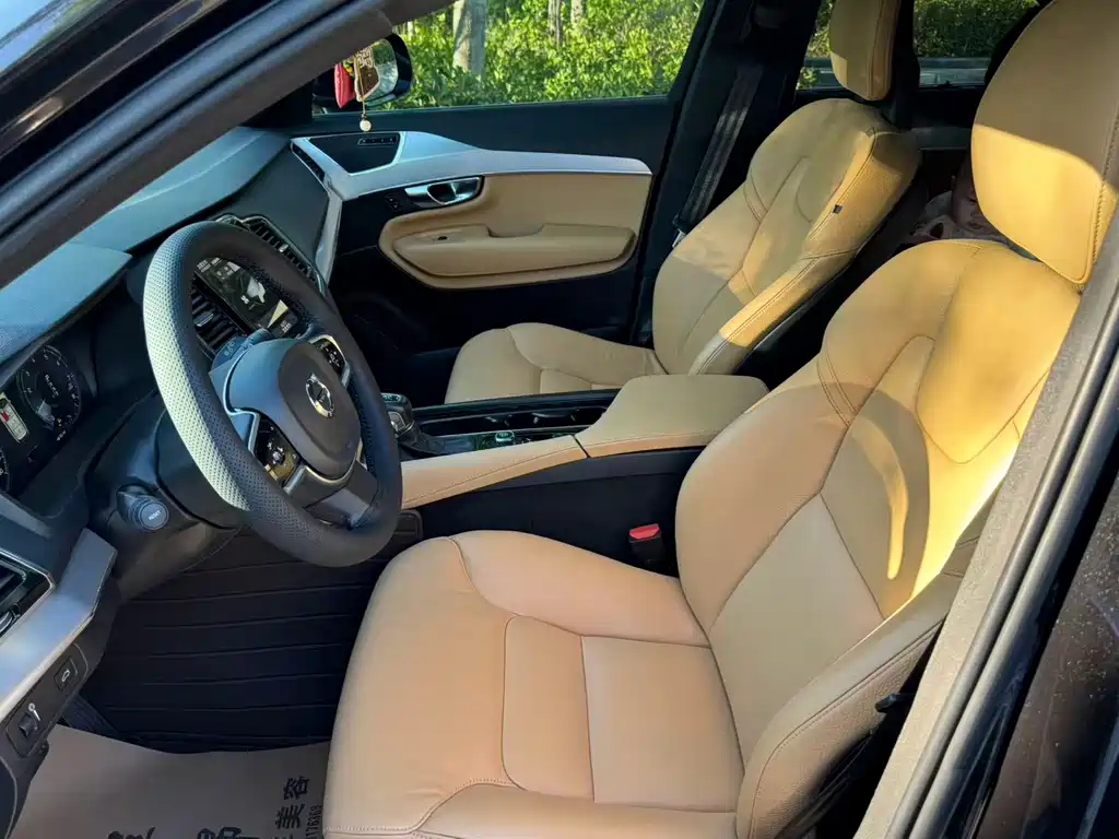 Volvo XC90 — миниатюра 20