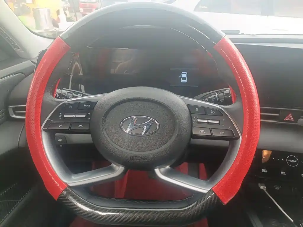 Hyundai Elantra — миниатюра 3
