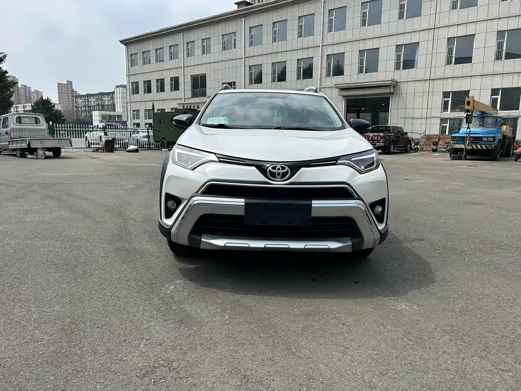 Toyota RAV4 — миниатюра 2