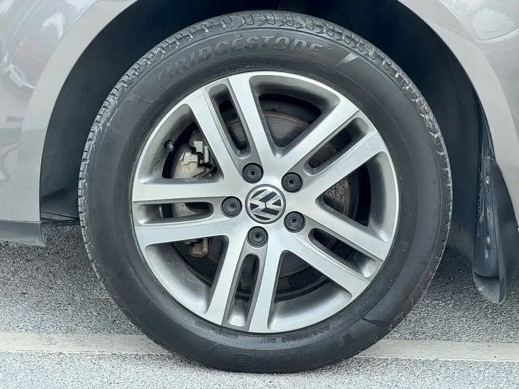 Volkswagen Touran — миниатюра 40