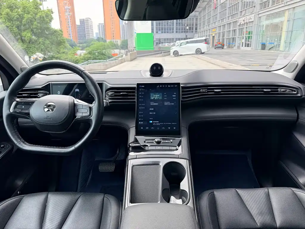 NIO ES8 — миниатюра 12