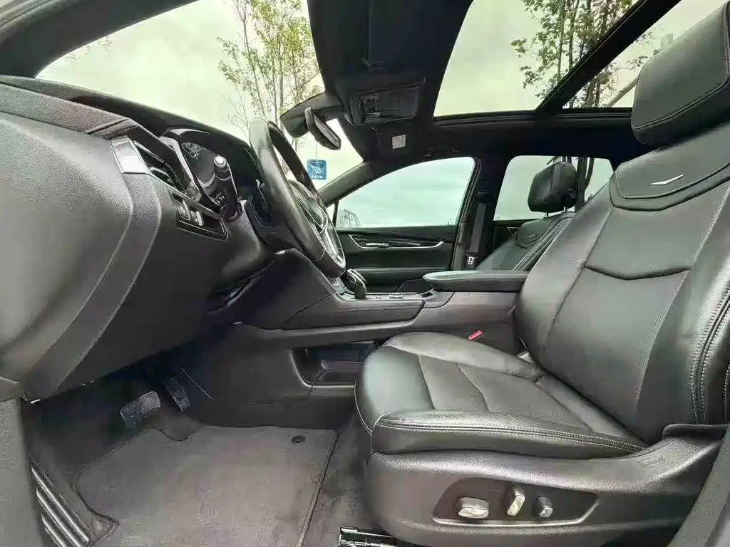 Cadillac XT5 — миниатюра 5