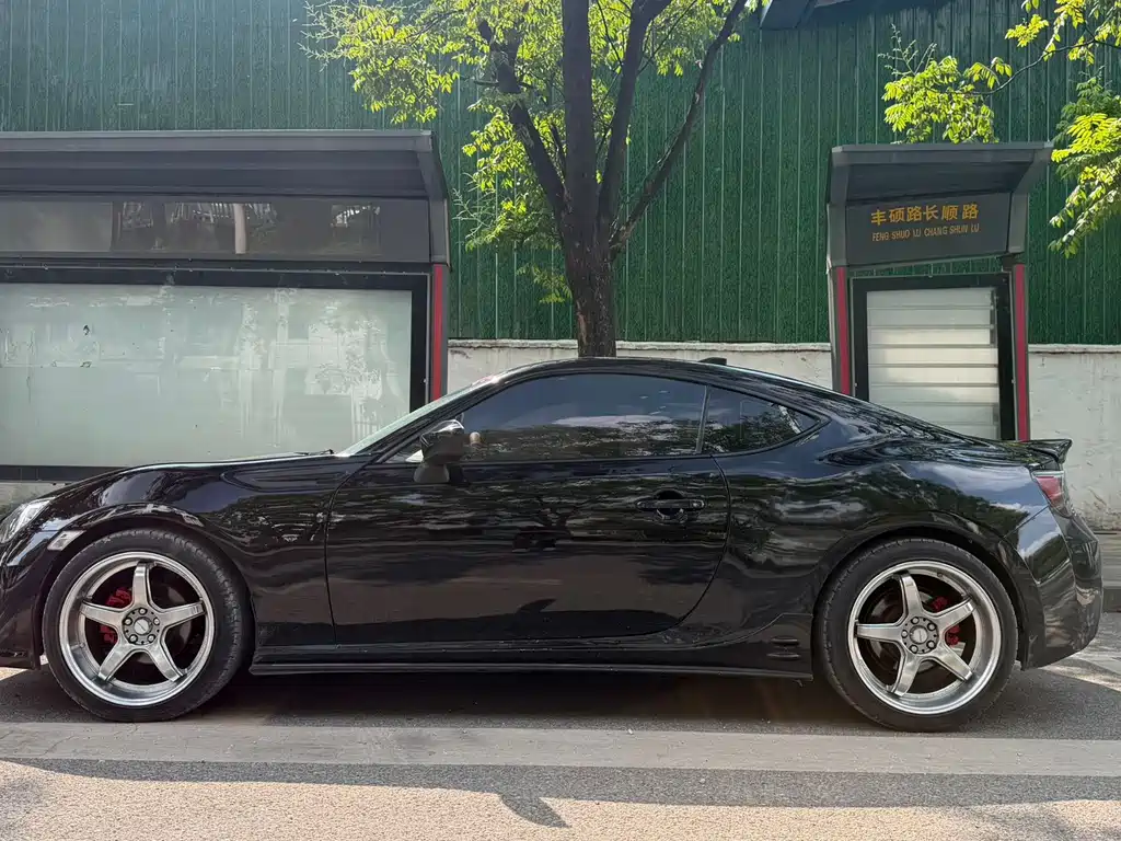 Subaru BRZ — миниатюра 2