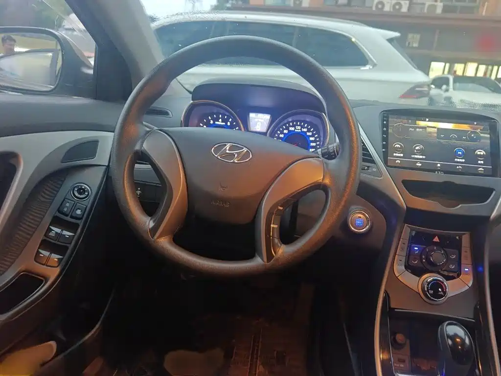 Hyundai Elantra Langdong — миниатюра 3
