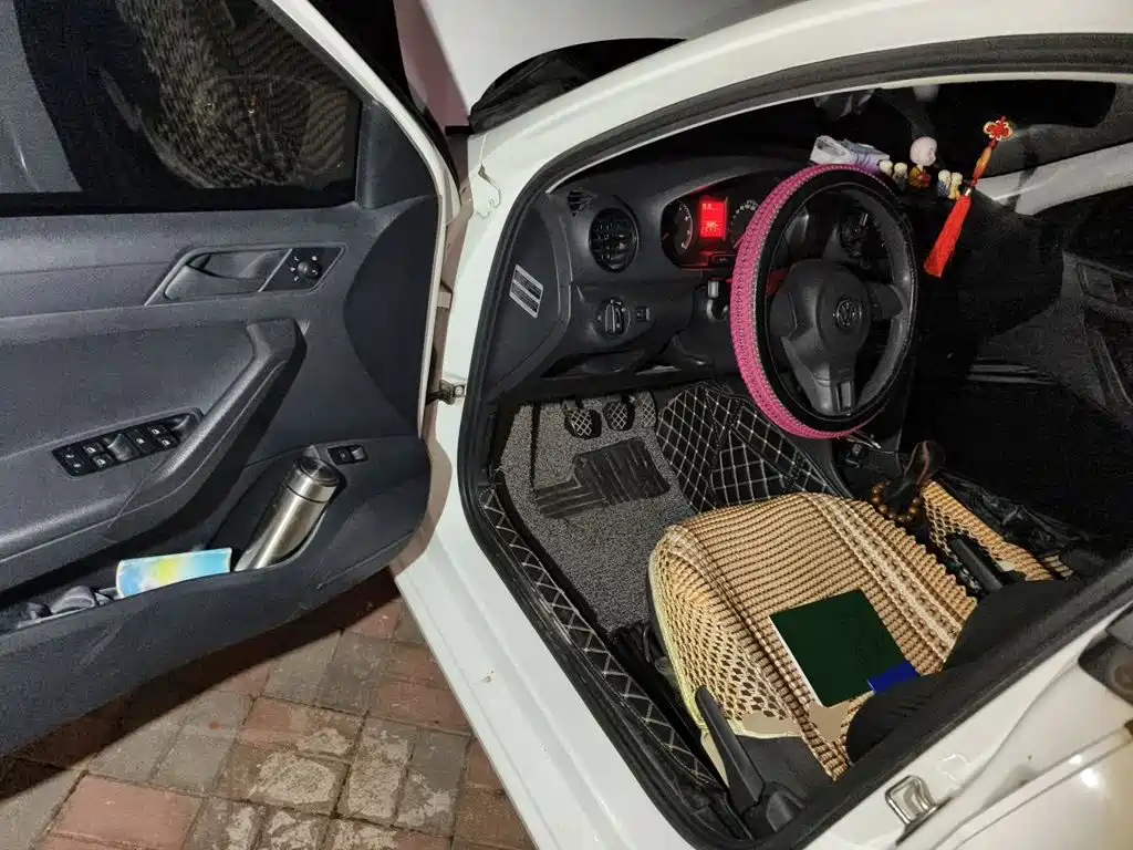 Volkswagen Jetta — миниатюра 12