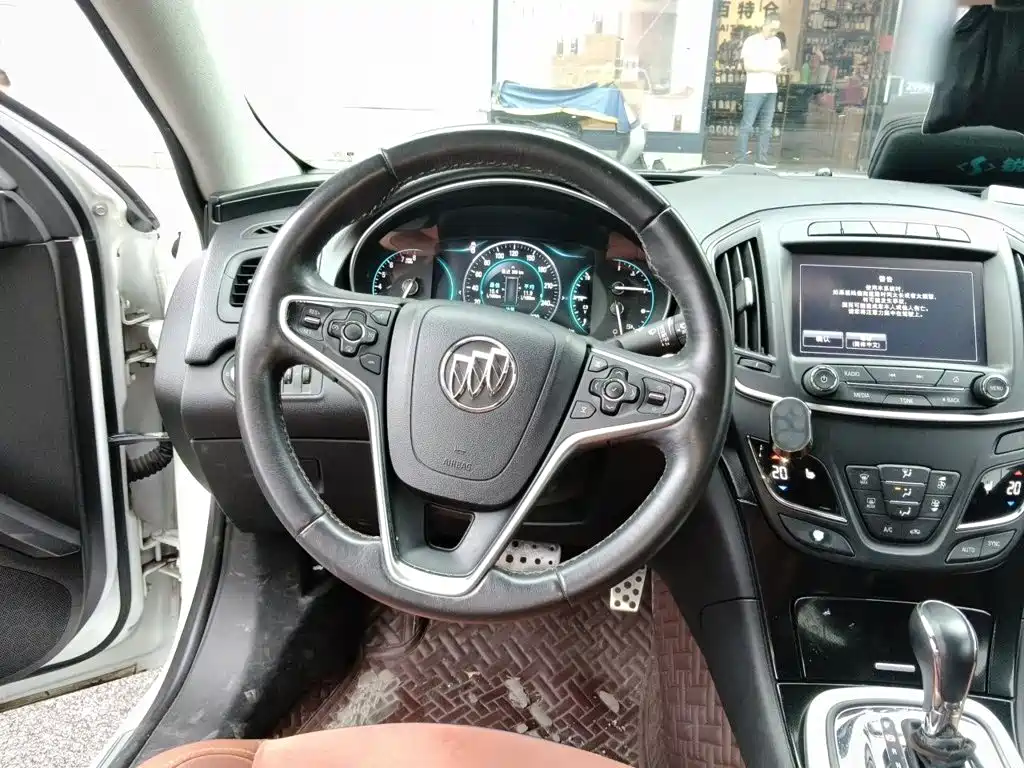Buick Regal — миниатюра 6