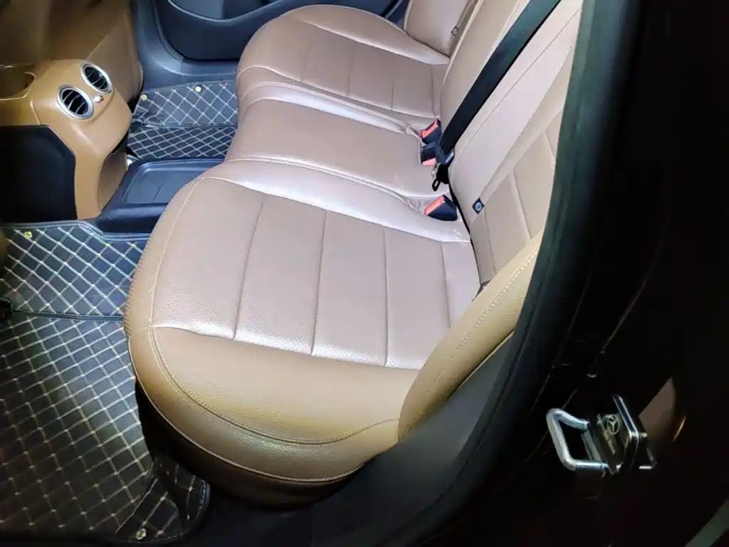 Mercedes-Benz E-Class — миниатюра 13