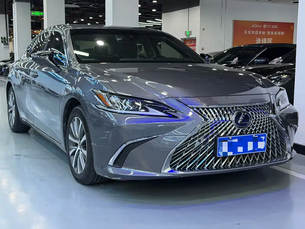 Lexus ES 2020 300h V