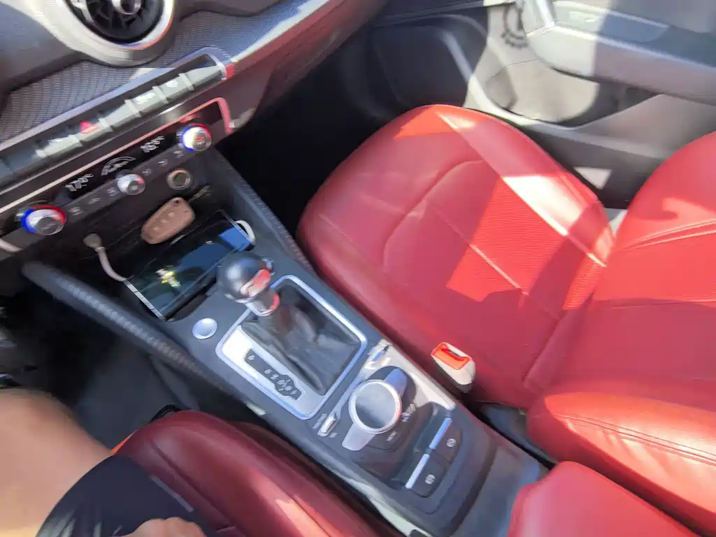 Audi Q2L e-tron — миниатюра 13