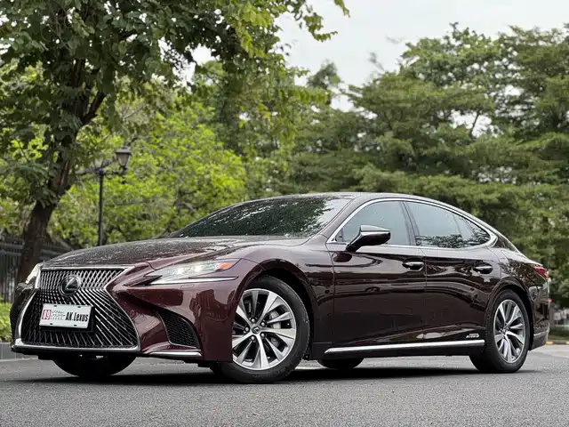 LEXUS LS 2021