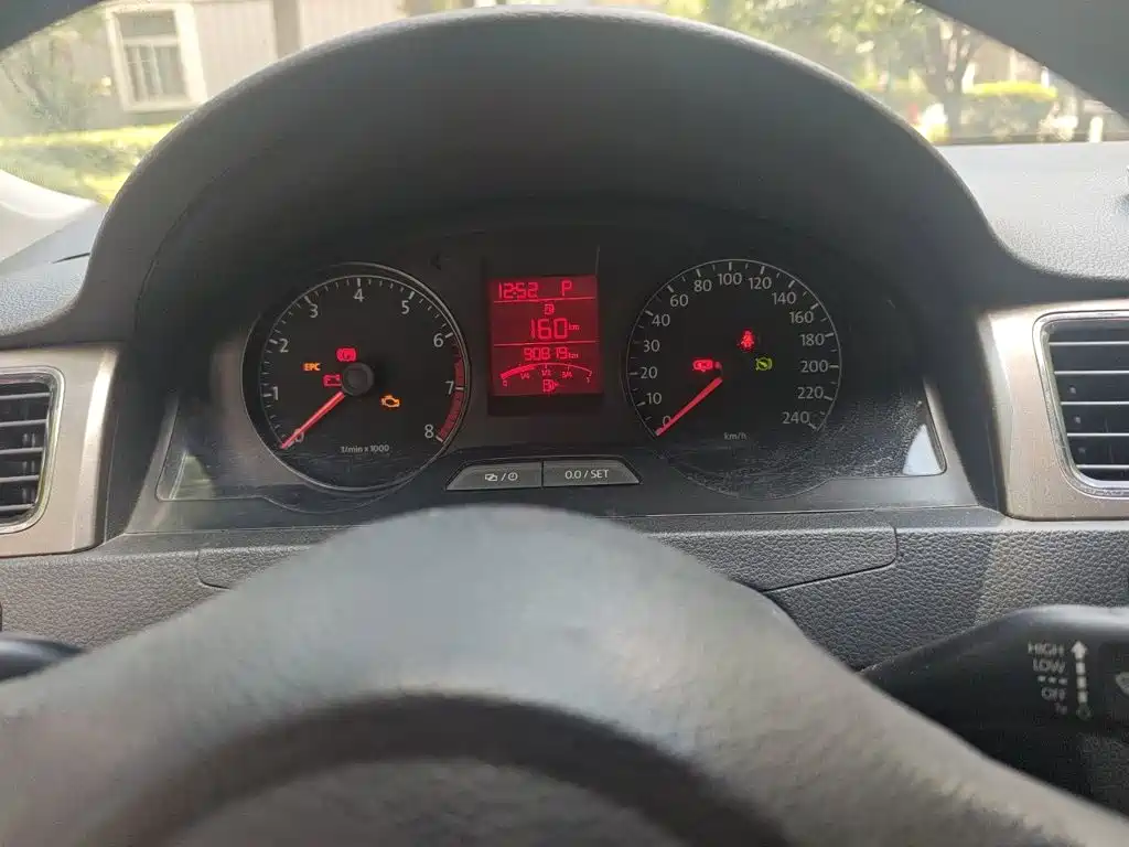 Volkswagen Santana — миниатюра 8