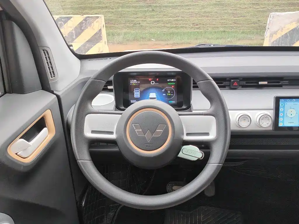 Wuling MINIEV — миниатюра 4